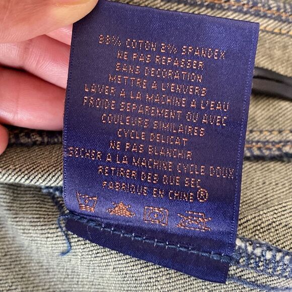 Dereon Blue Denim Vest with Zipper - Picture 5 of 10